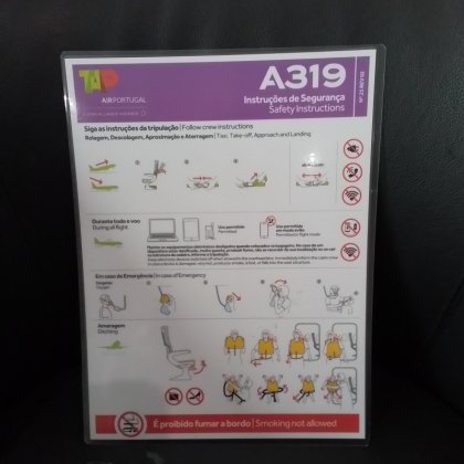 Airbus A319 Air Portugal safety card